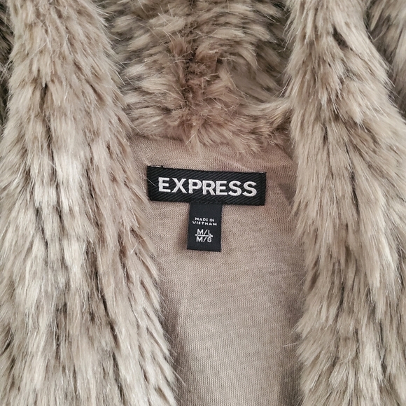 Express Tan Faux Fur Vest - Picture 4 of 9